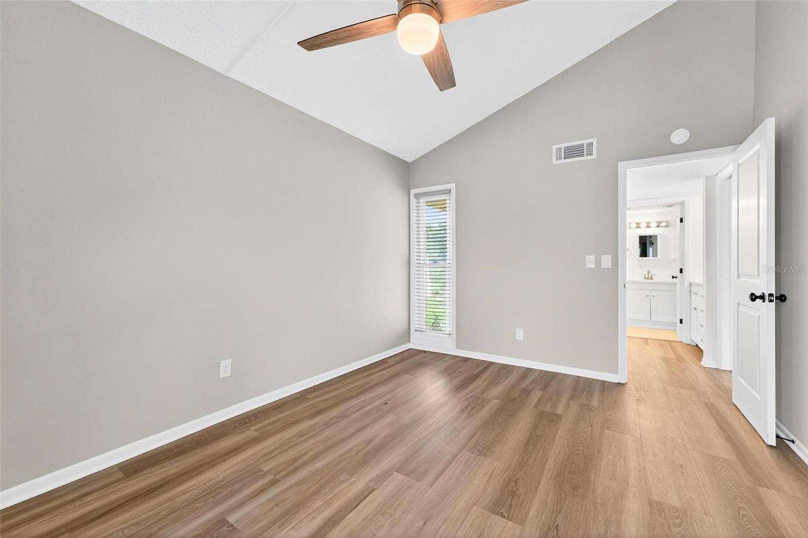 BUNKER HILLS INC - Residential Lease