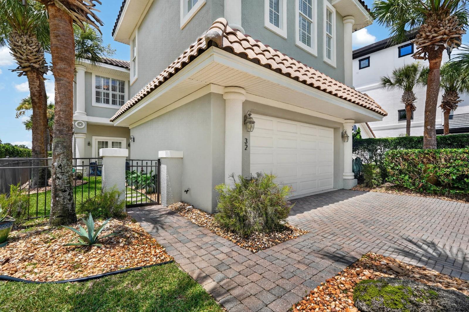 32 NORTHSHORE AVENUE