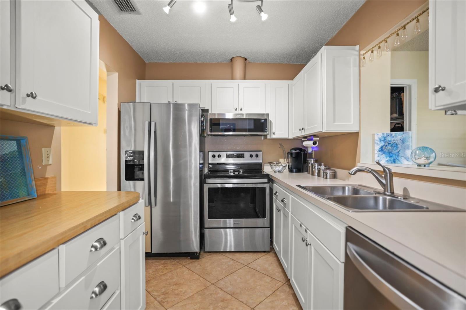 HIGHGATE E CONDO - Residential