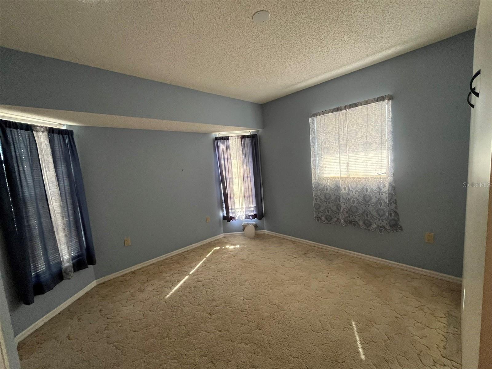 ROCKY CREEK GARDEN - Residential Lease