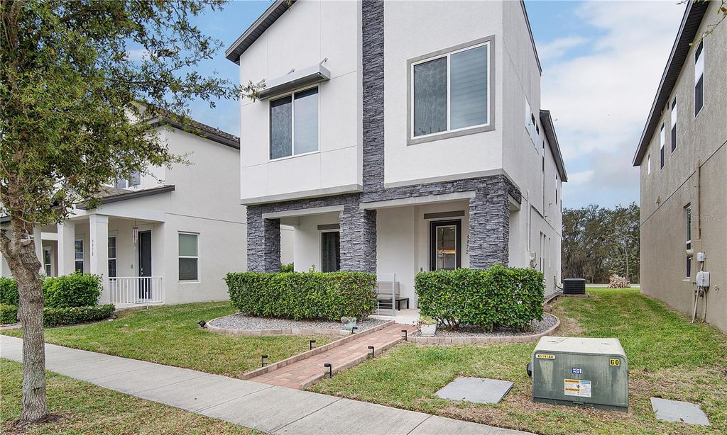 Photo of 9972 Pallida Hickory Way, Winter Garden, FL 34787 (MLS # O6391384)