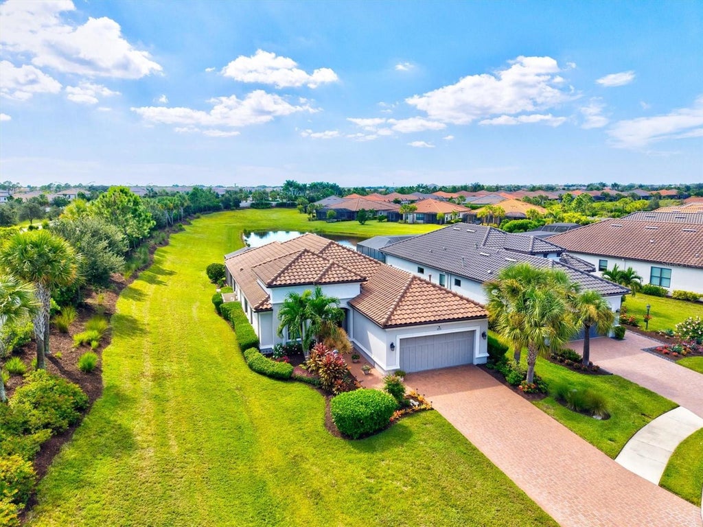 Photo of 4736 Trento Place, Bradenton, FL 34211 (MLS # A4707146)