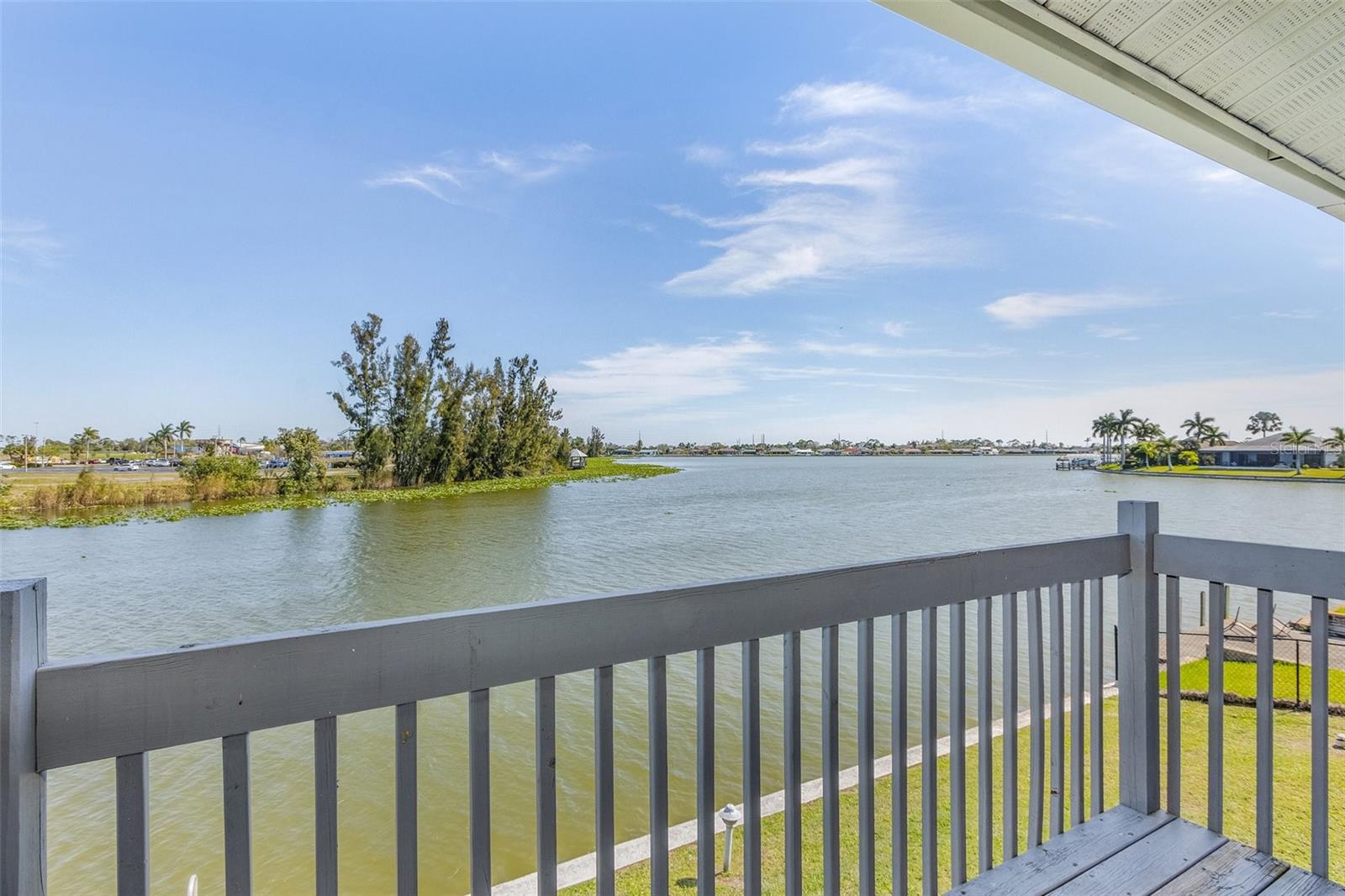 LAKE EDGE ESTATES - Residential