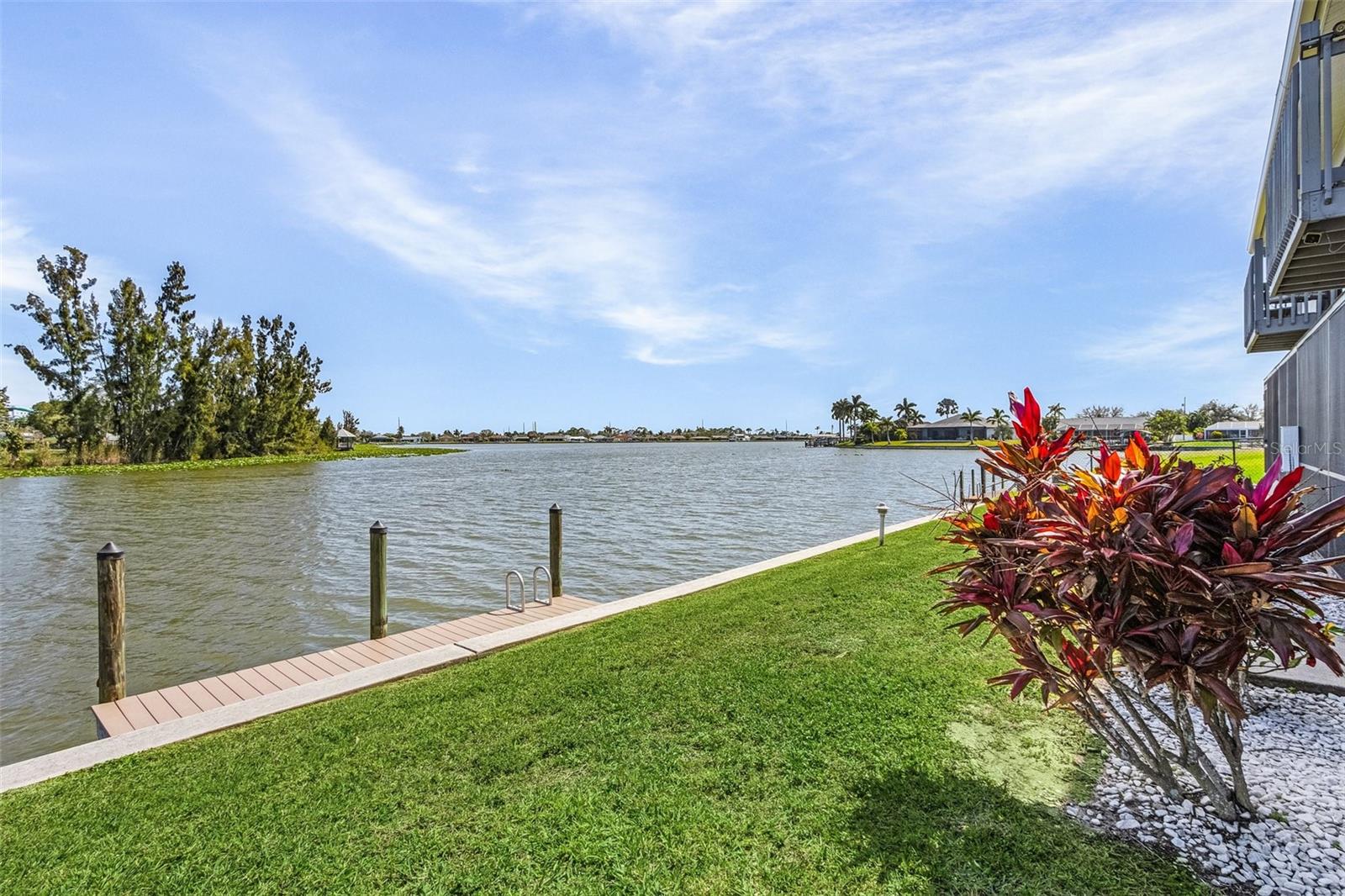 LAKE EDGE ESTATES - Residential