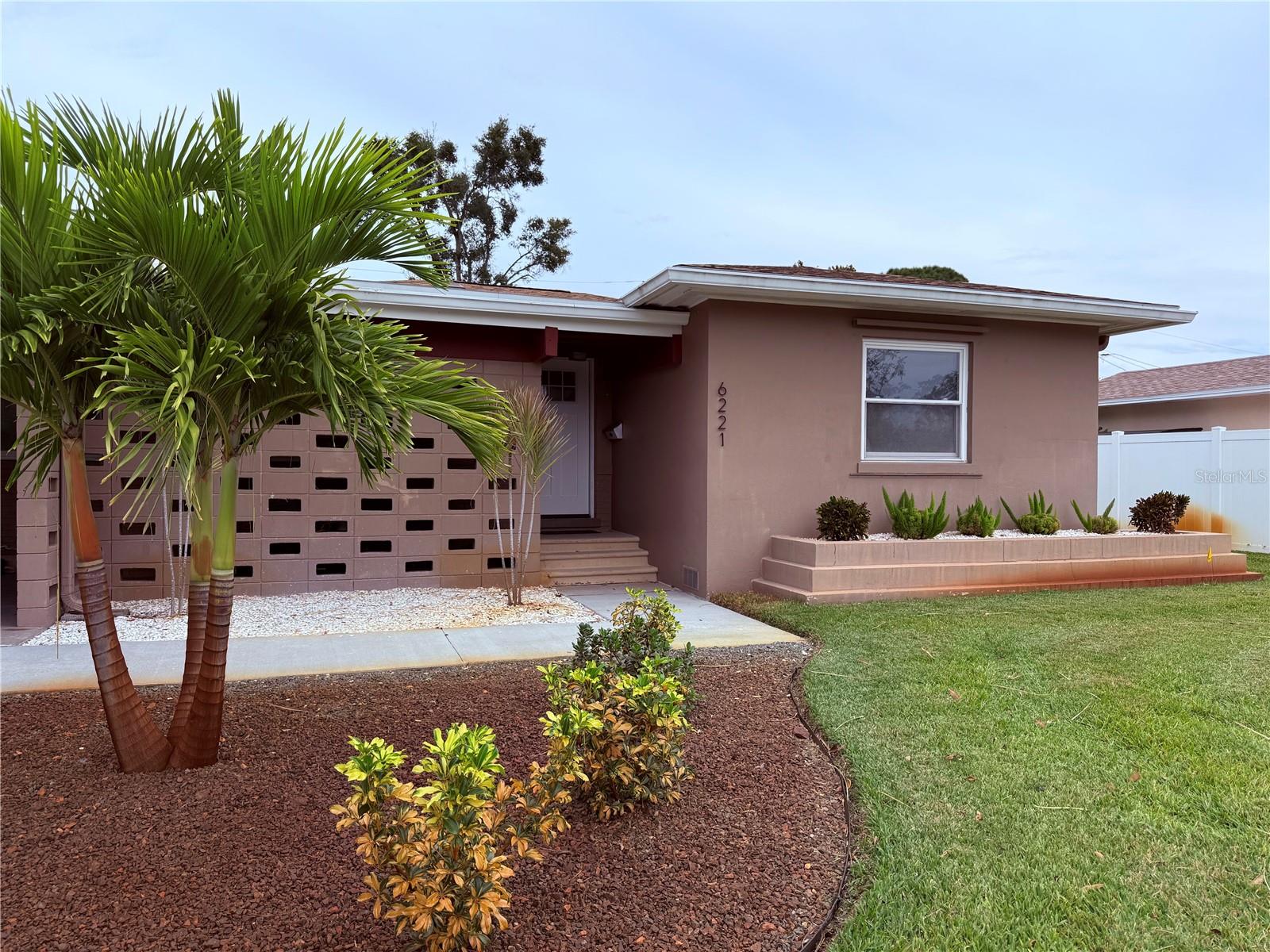 EAGLE CREST - Residential