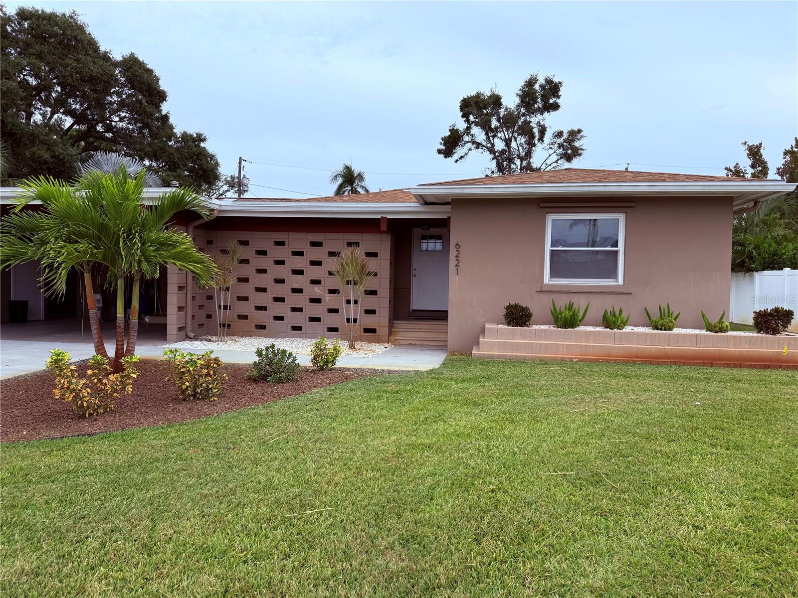 EAGLE CREST - Residential