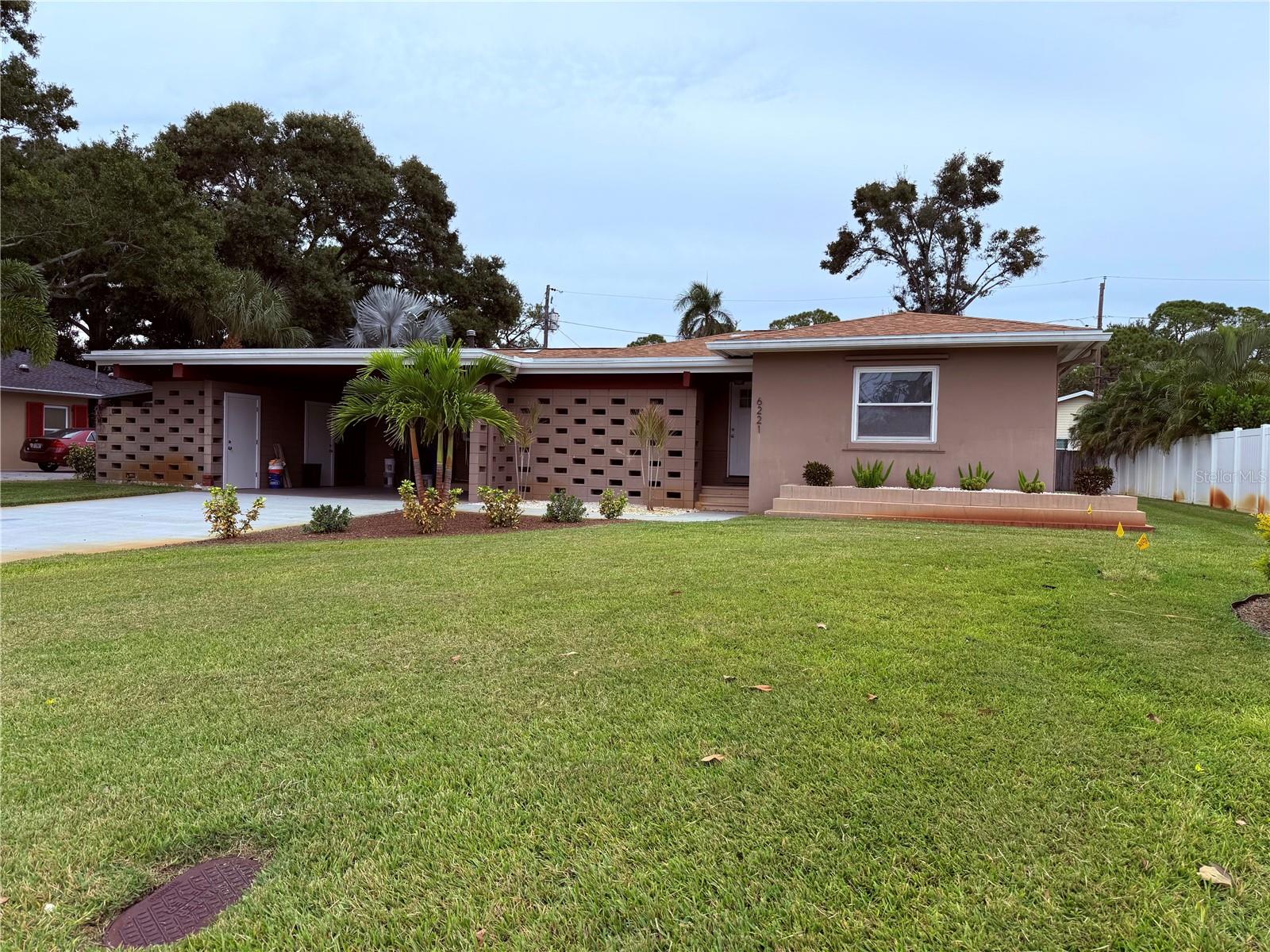 EAGLE CREST - Residential