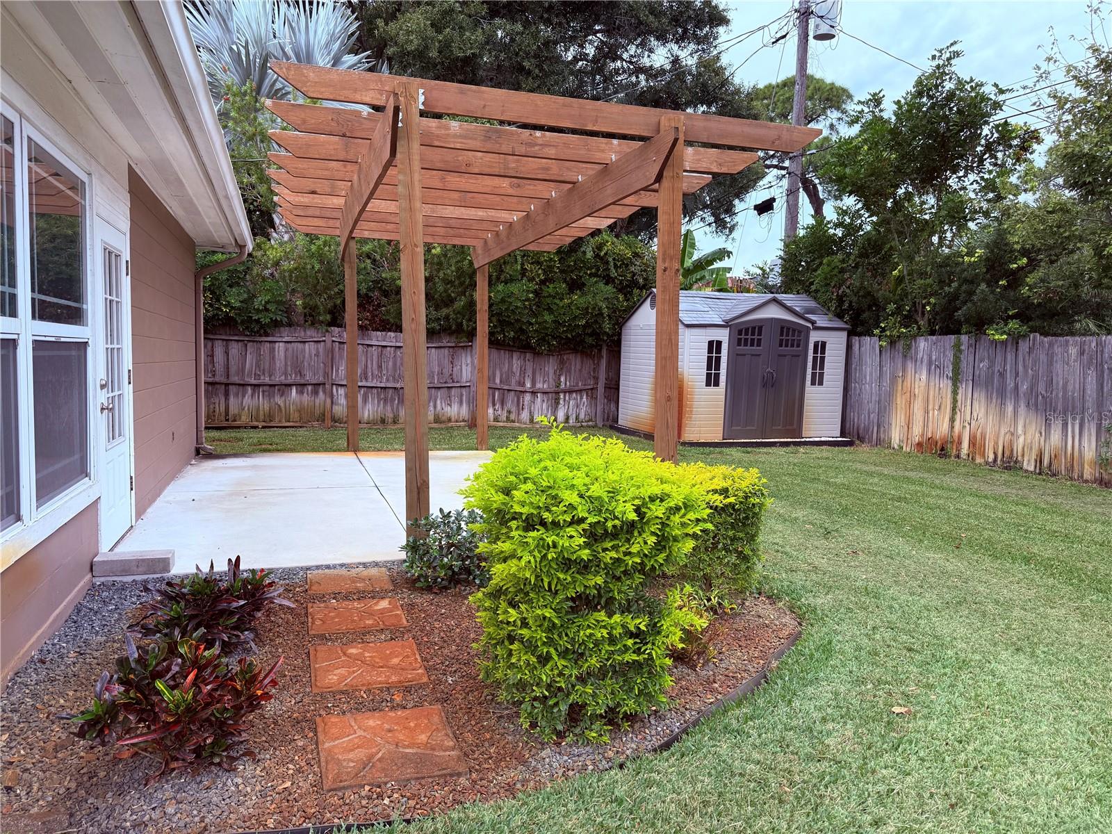 EAGLE CREST - Residential