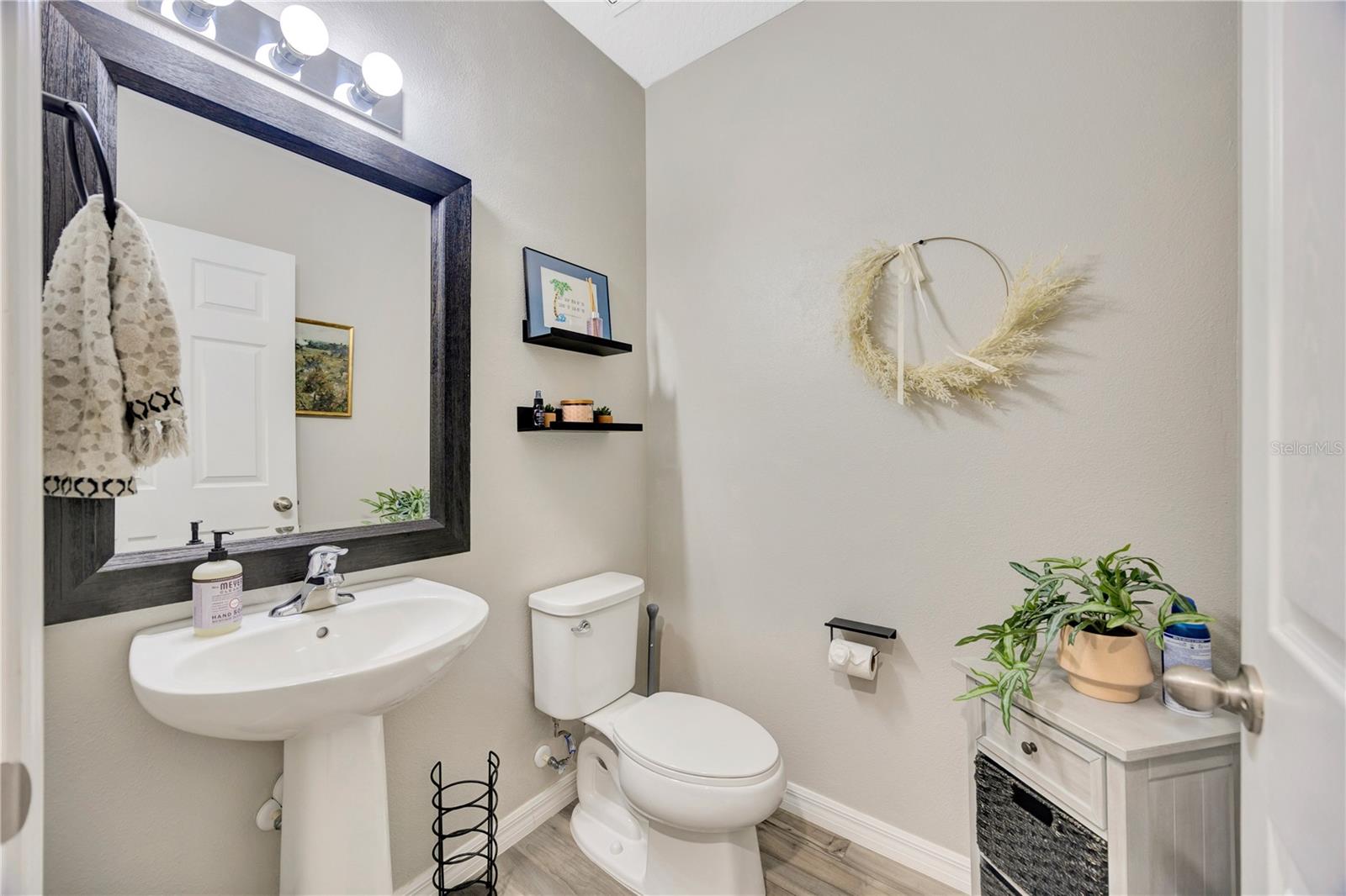 WATERSET - Residential Lease