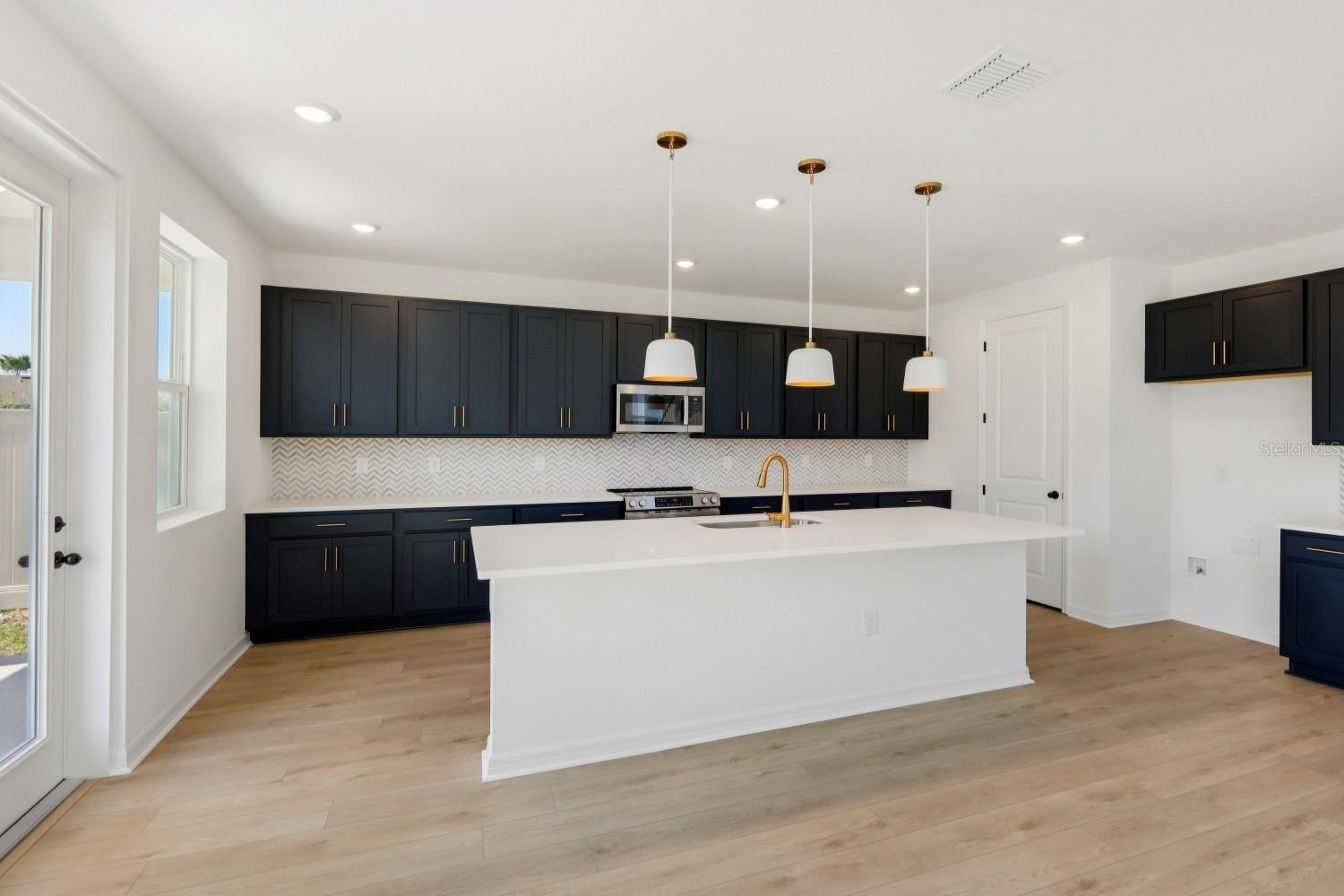 ELLINGTON PLACE - Residential