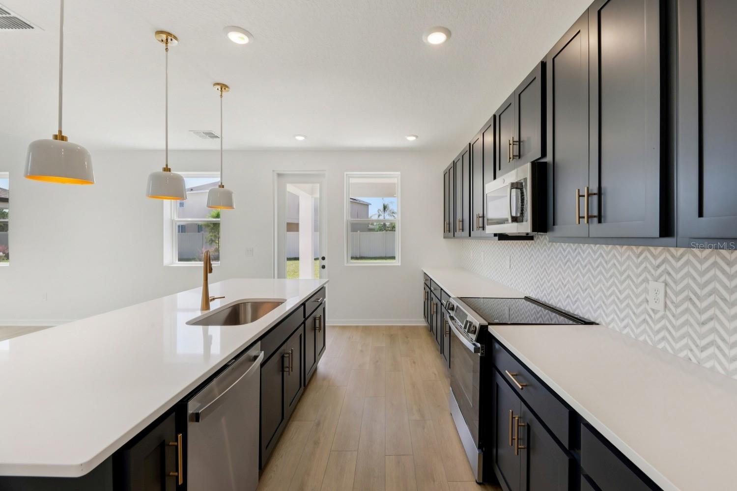 ELLINGTON PLACE - Residential
