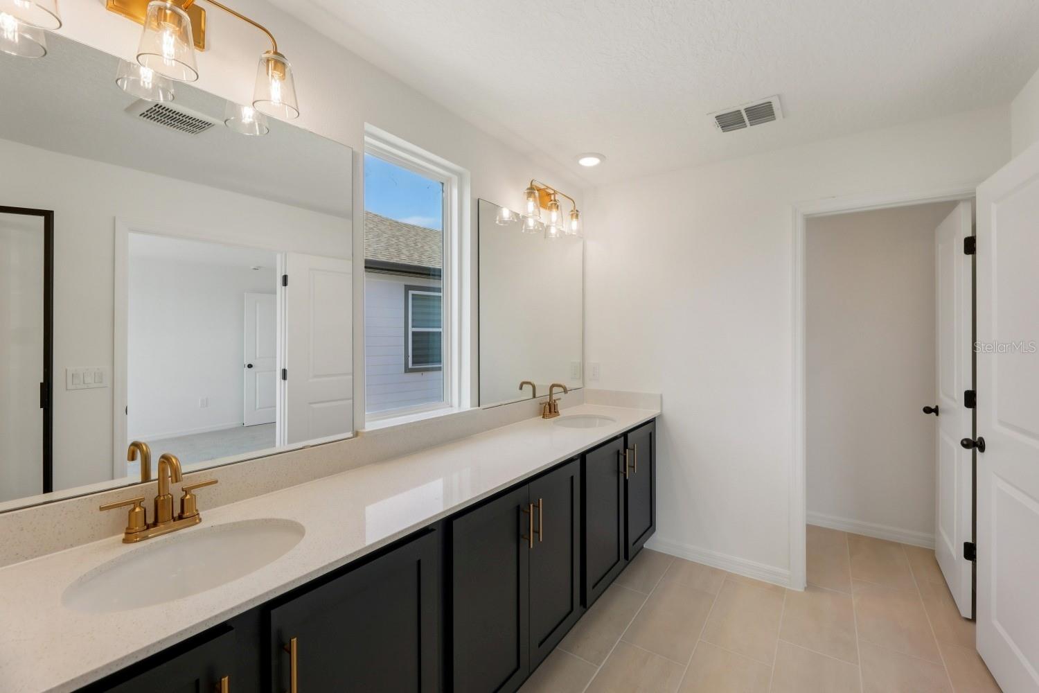 ELLINGTON PLACE - Residential