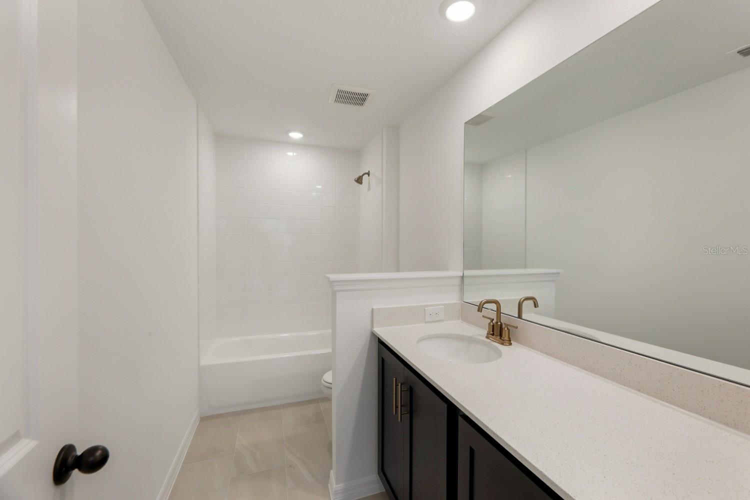 ELLINGTON PLACE - Residential