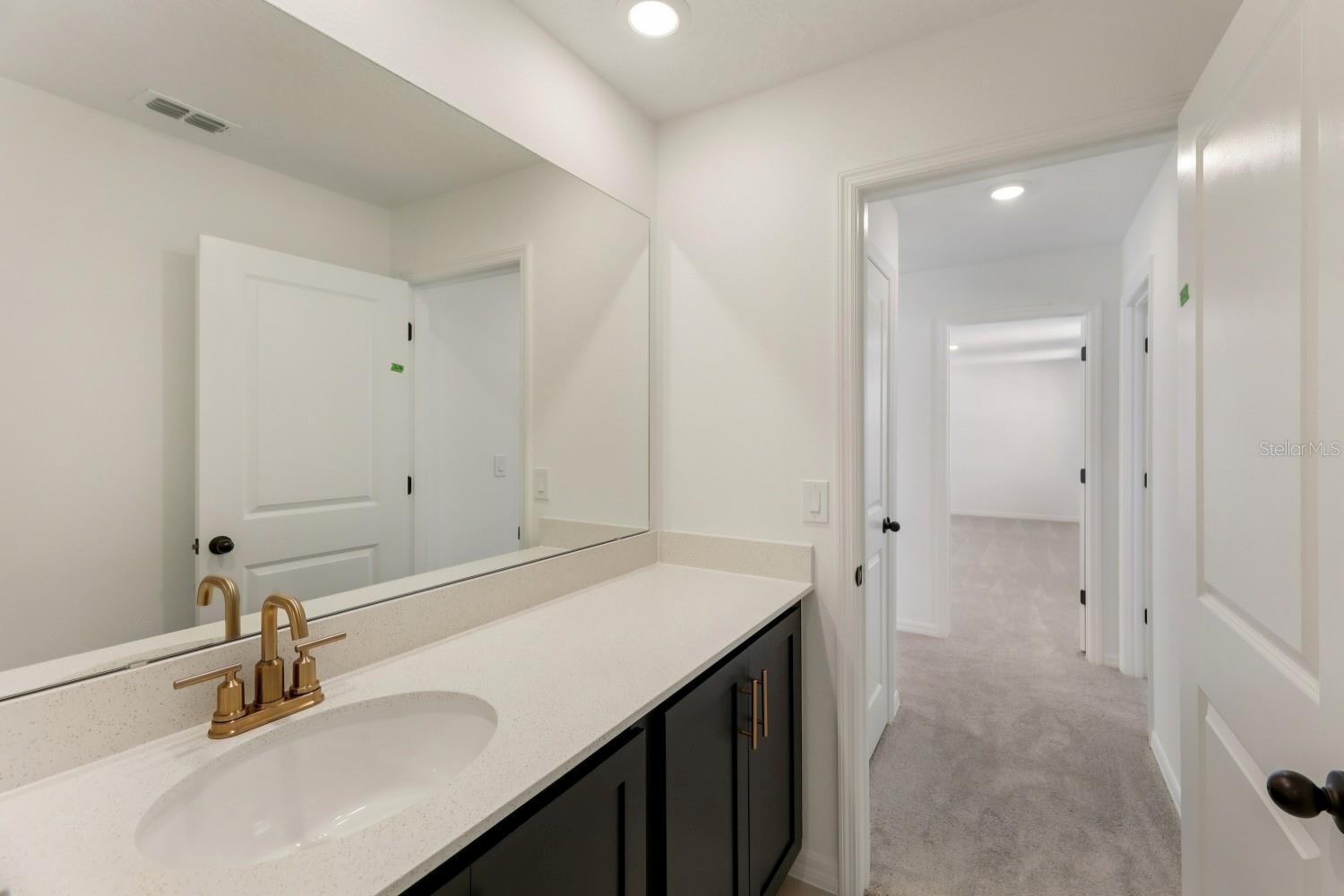 ELLINGTON PLACE - Residential
