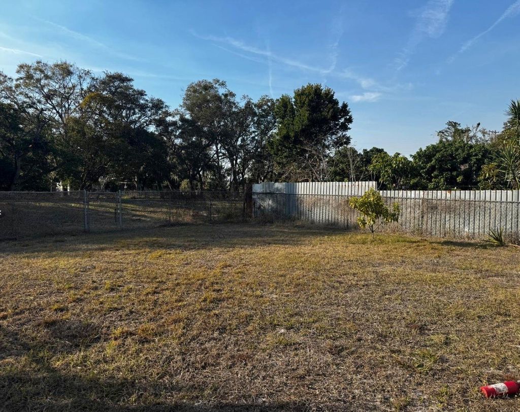 Photo of 3265 Conine Dr, Winter Haven, FL 33881 (MLS # S5140034)