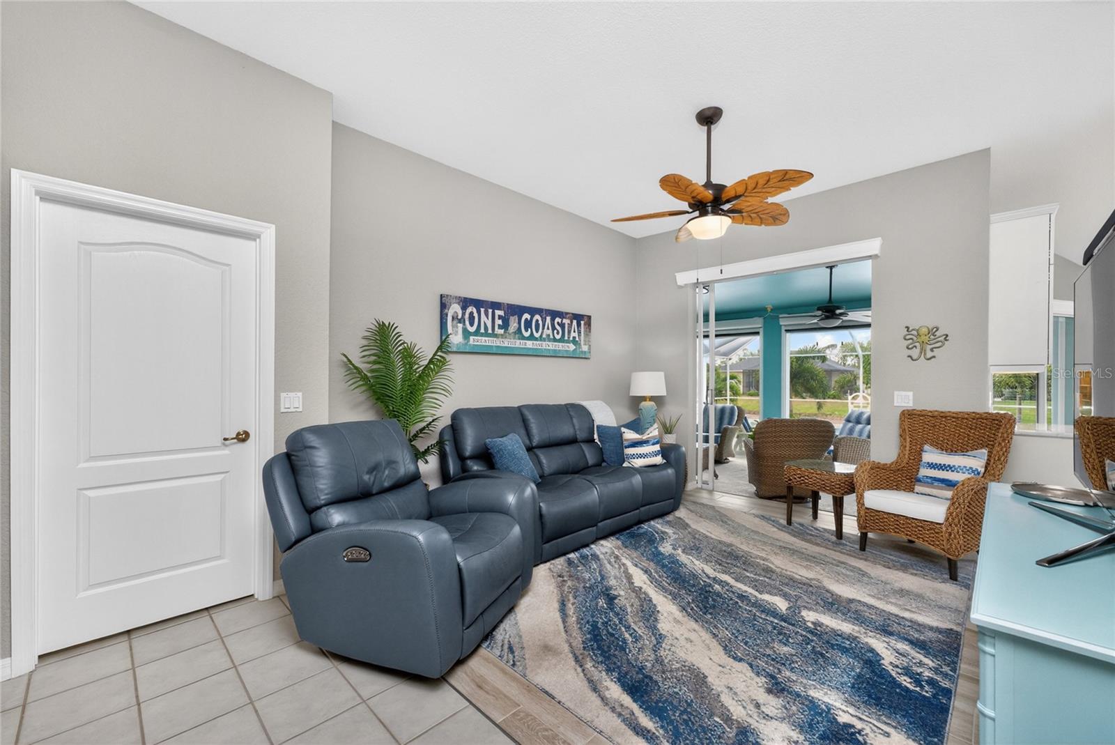 ROTONDA WEST PEBBLE BEACH - Residential