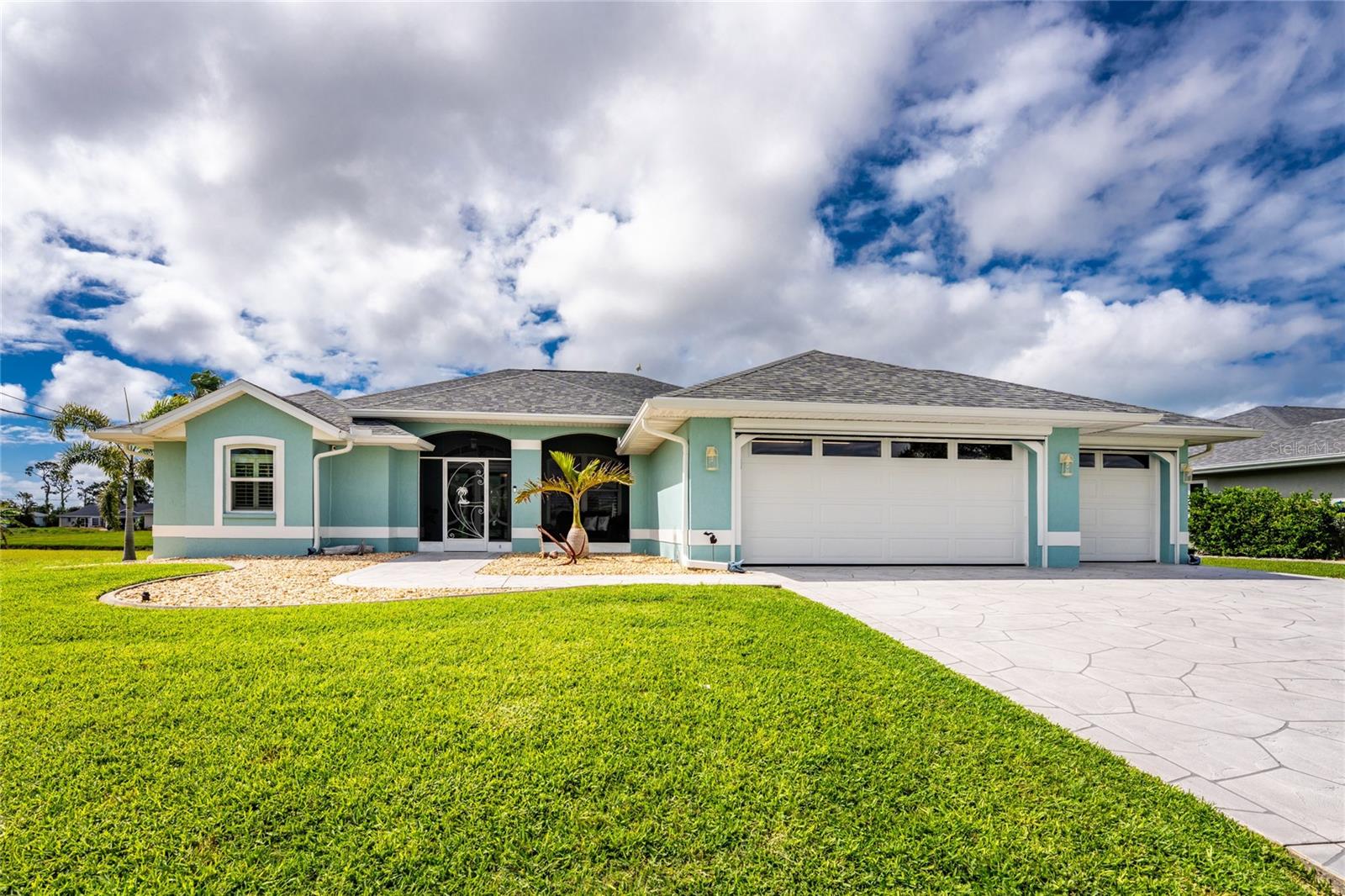 ROTONDA WEST PEBBLE BEACH - Residential