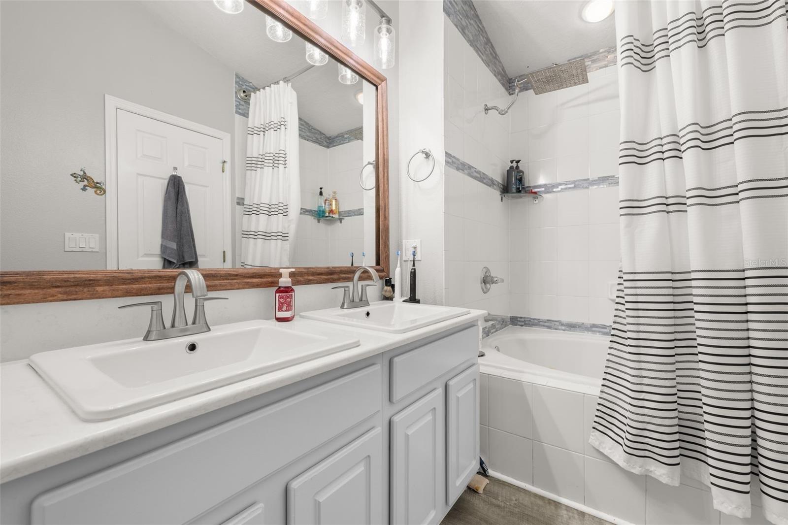 LAKES/WINDERMERE-LK REAMS TWHM - Residential