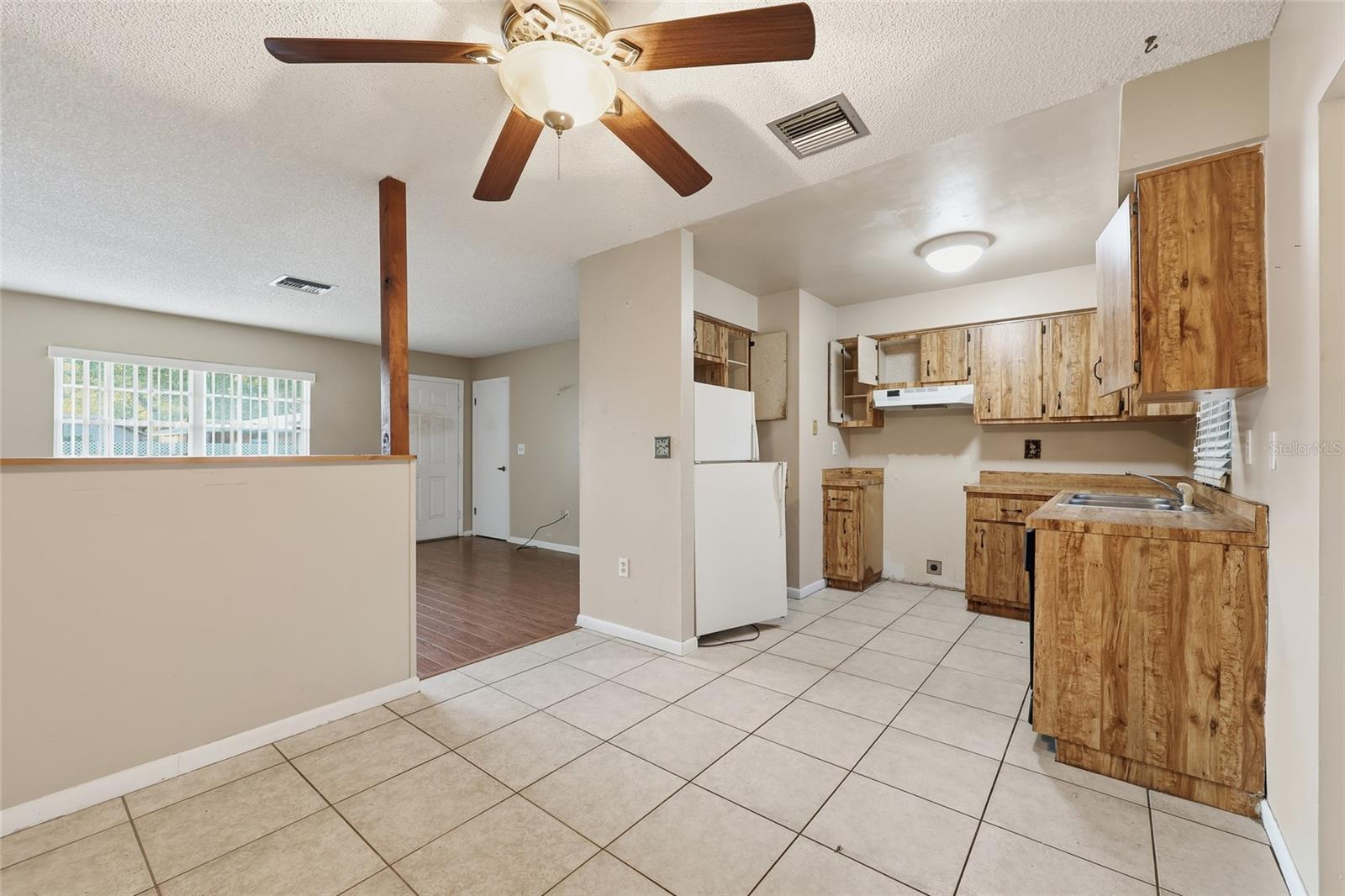 LAKE JOANNA HEIGHTS - Residential