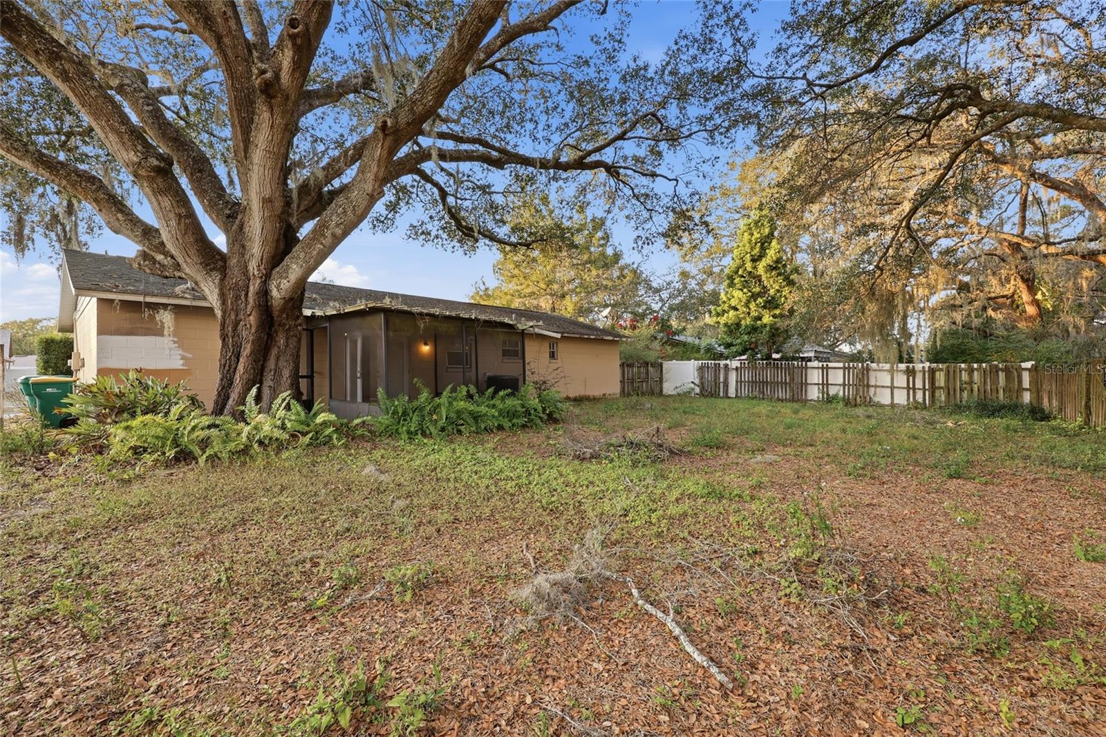 LAKE JOANNA HEIGHTS - Residential