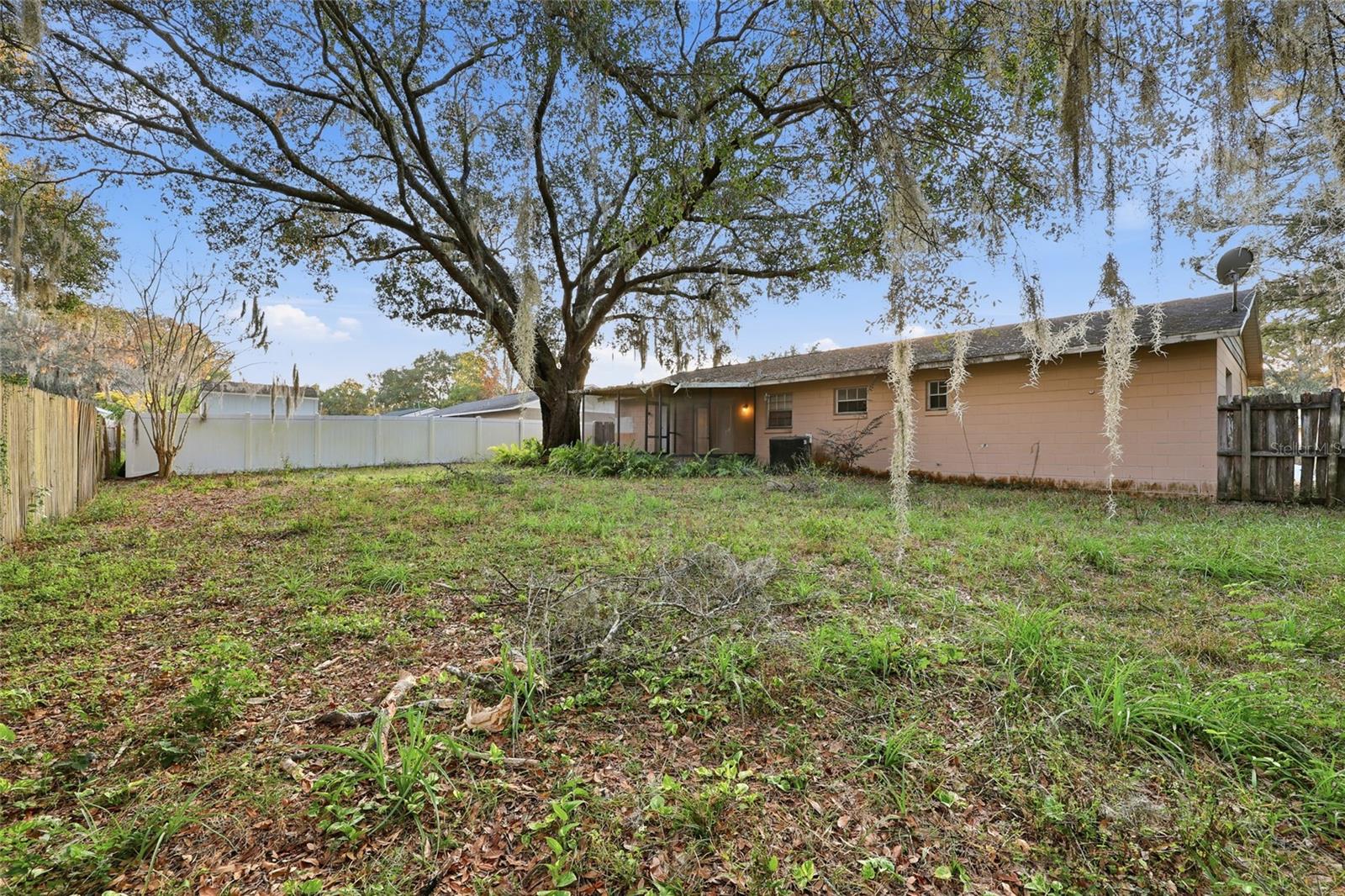 LAKE JOANNA HEIGHTS - Residential