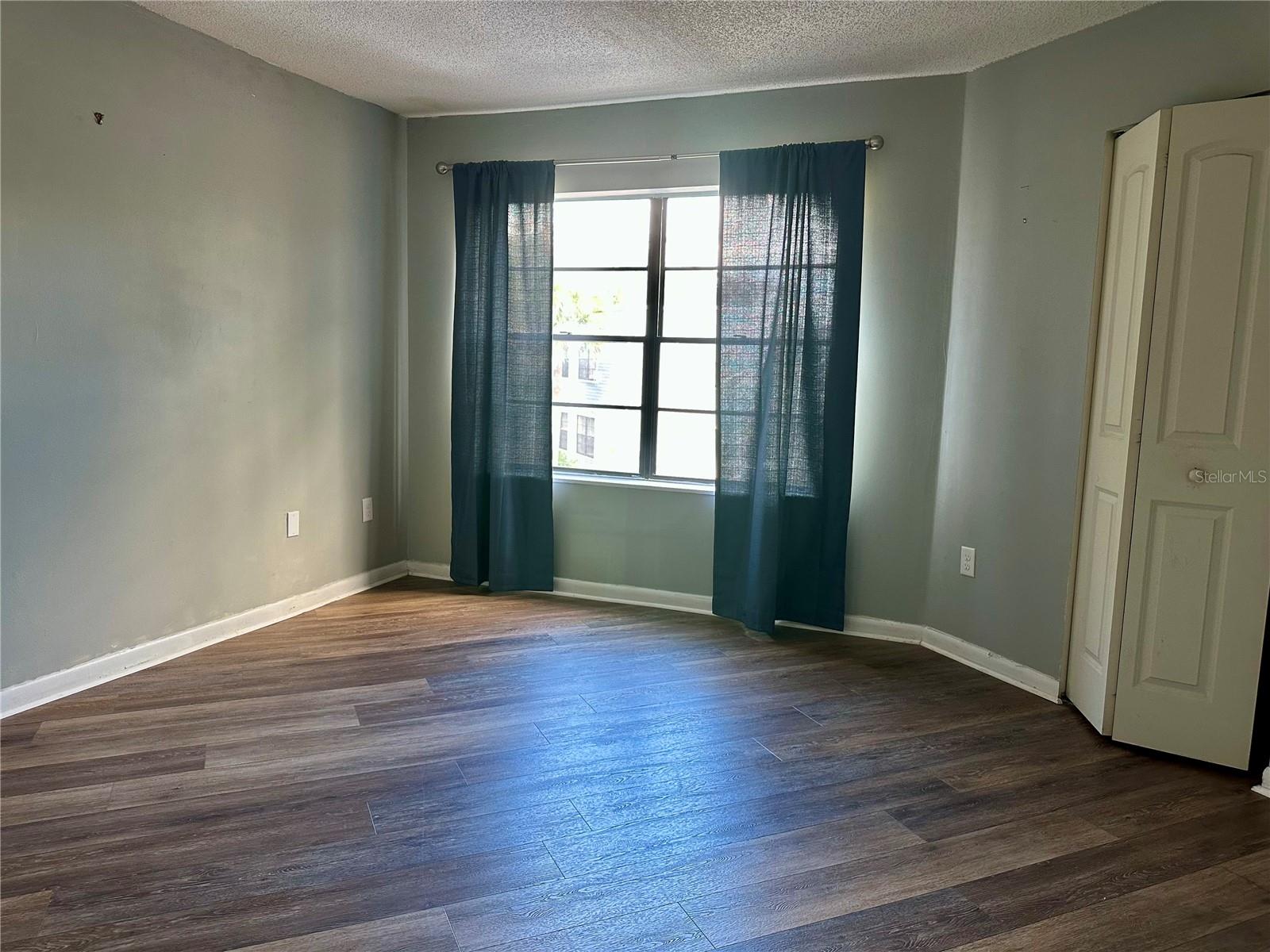 SOUTHPOINTE CONDO - Residential