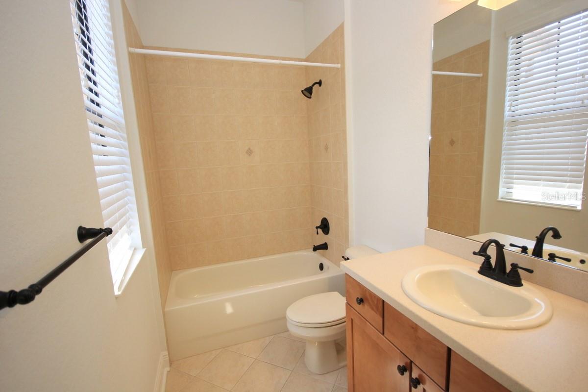 WESTSHORE YACHT CLUB TWNHMS - Residential Lease