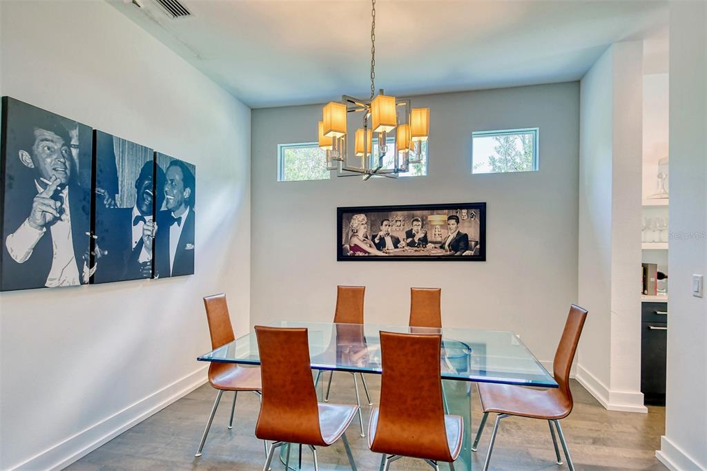 HOMES/LAUREL PARK - Residential