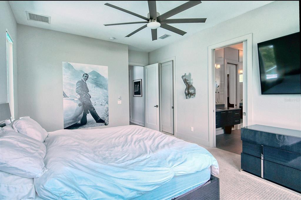 HOMES/LAUREL PARK - Residential