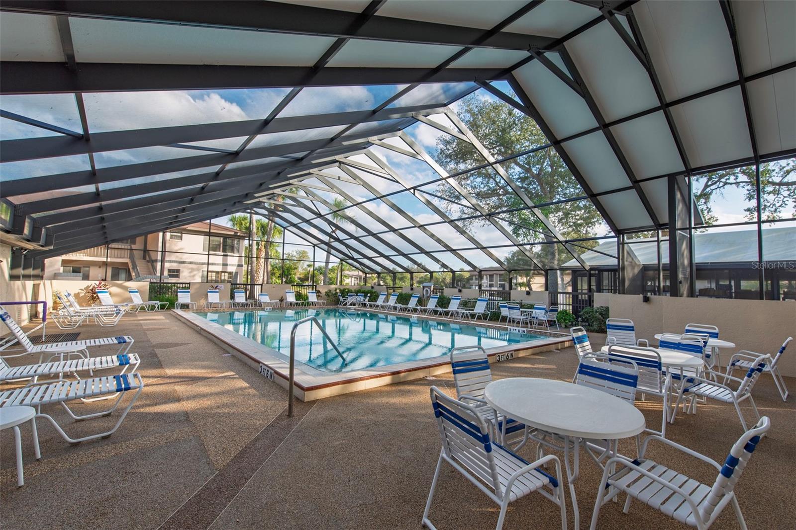 OAKS 04 - Residential