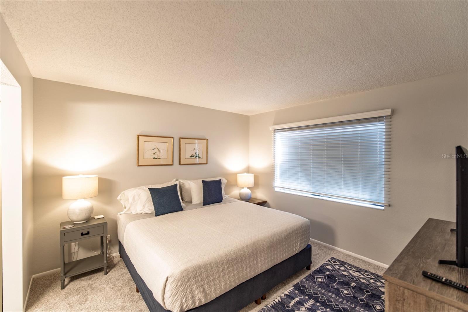 OAKS 04 - Residential