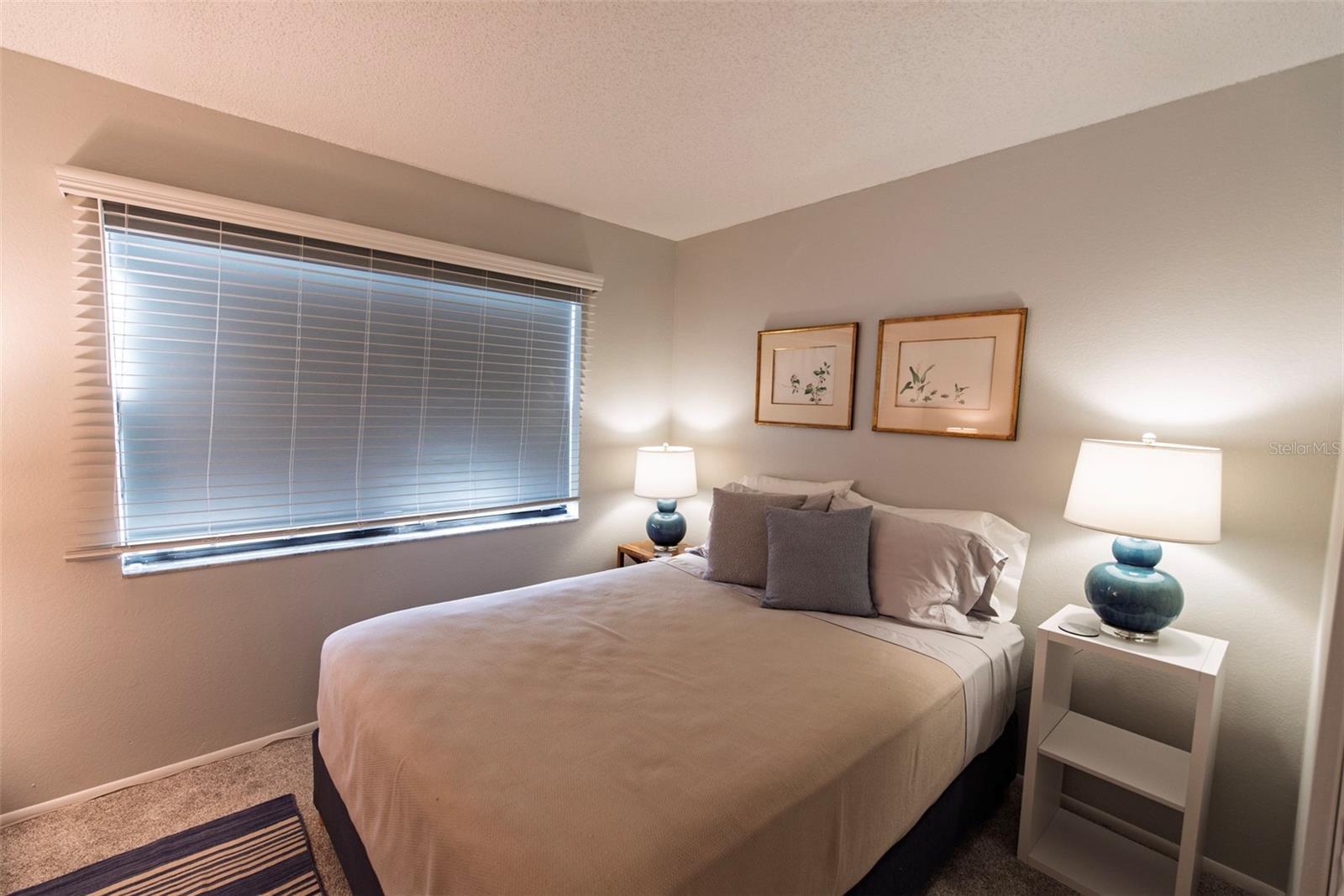 OAKS 04 - Residential