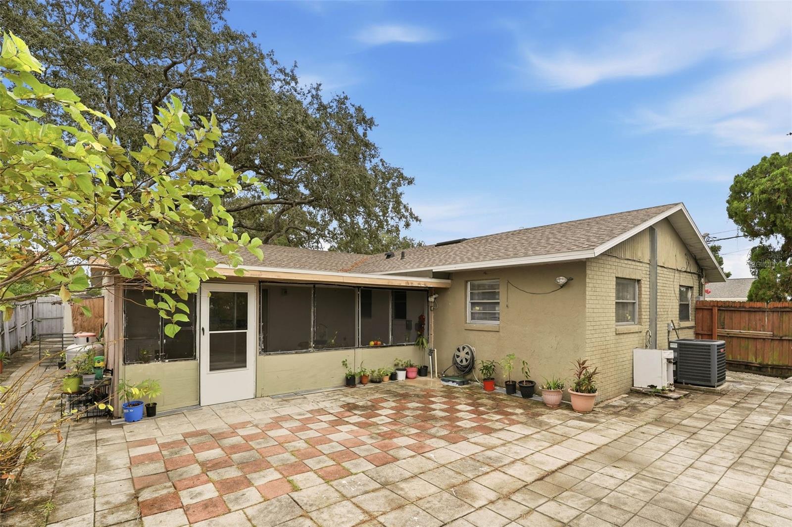 ARCADIA ACRES SEC 01 - Residential