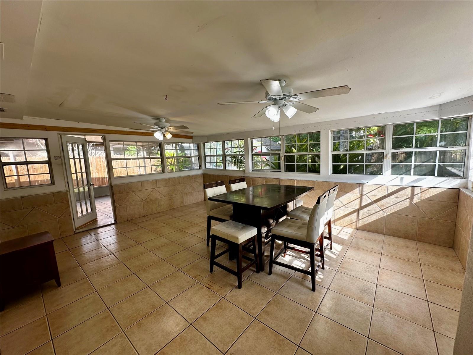 ANDERSON VILLAGE - Residential Lease