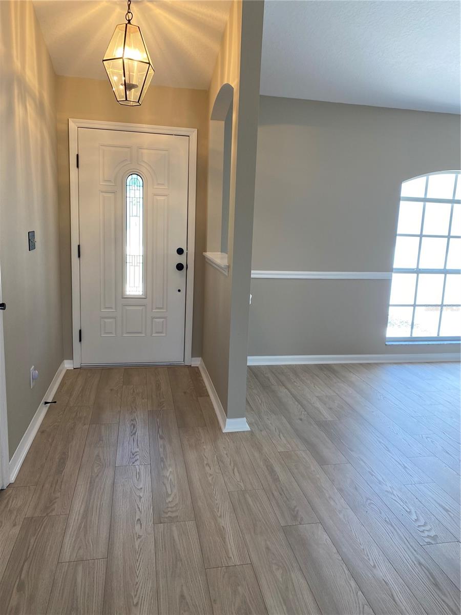 1302 AVONWOOD COURT