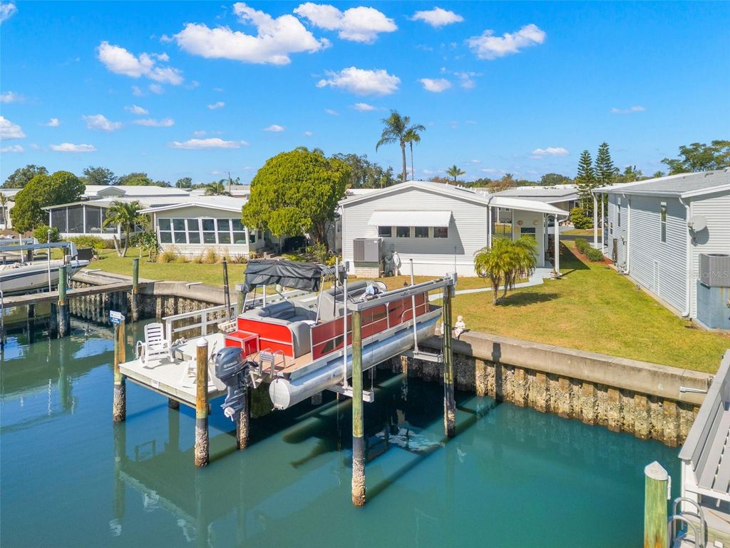 Photo of 556 Mount Oak Avenue NE #738, St Petersburg, FL 33702 (MLS # TB8426277)