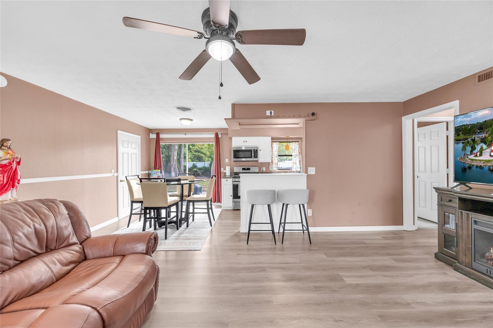 890 GOLDEN ISLE DRIVE