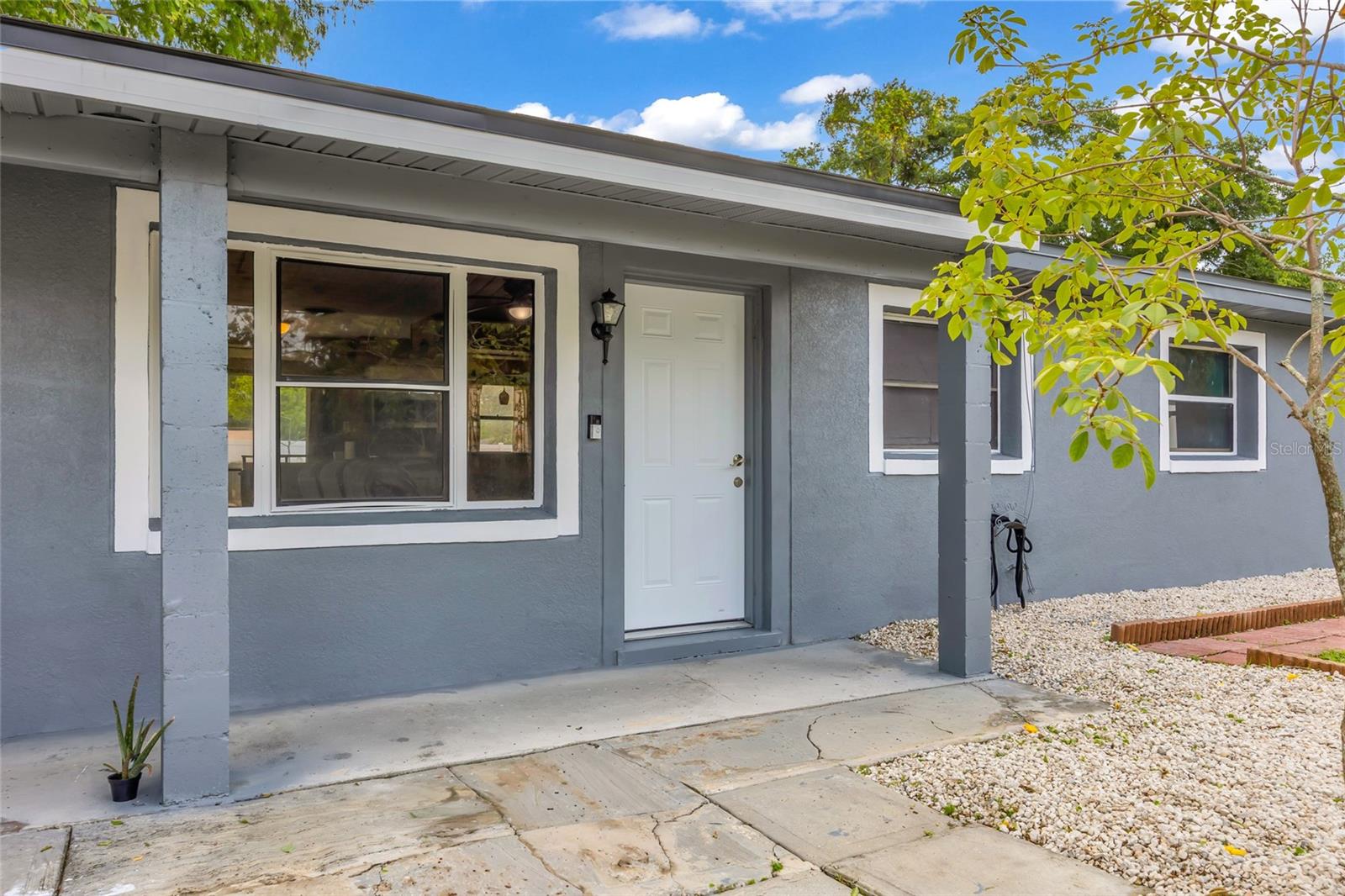 890 GOLDEN ISLE DRIVE