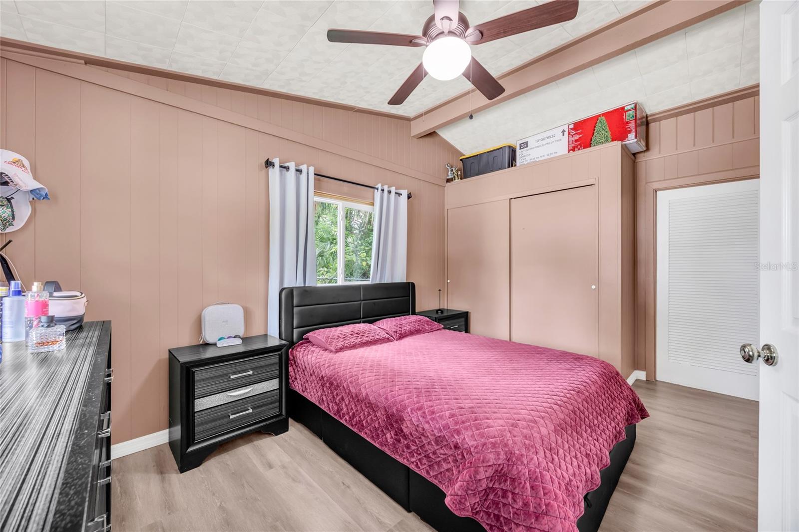 GOLDEN ISLE - Residential