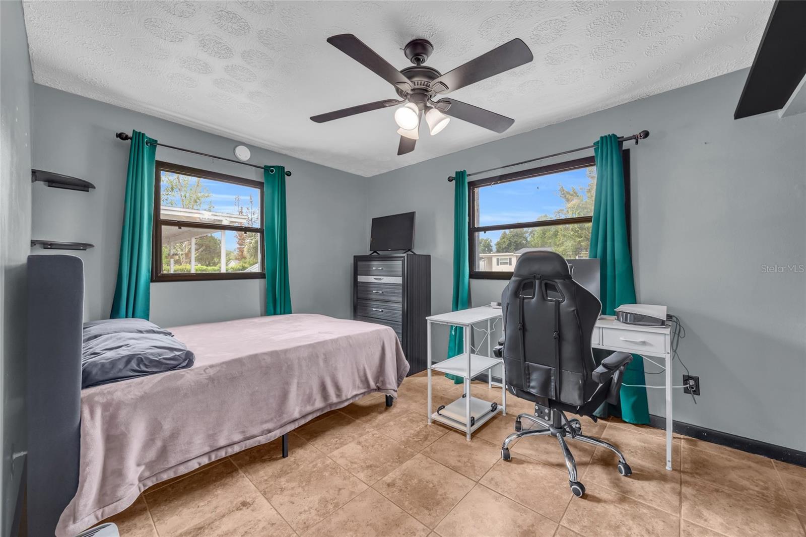 GOLDEN ISLE - Residential