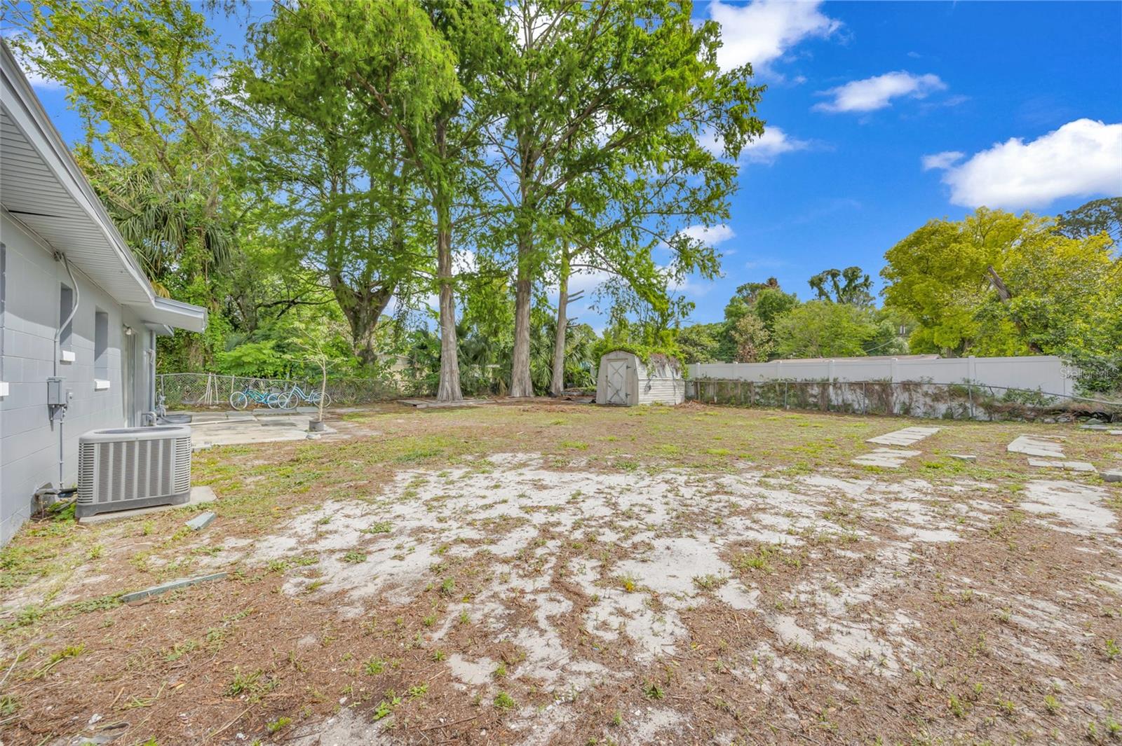 GOLDEN ISLE - Residential