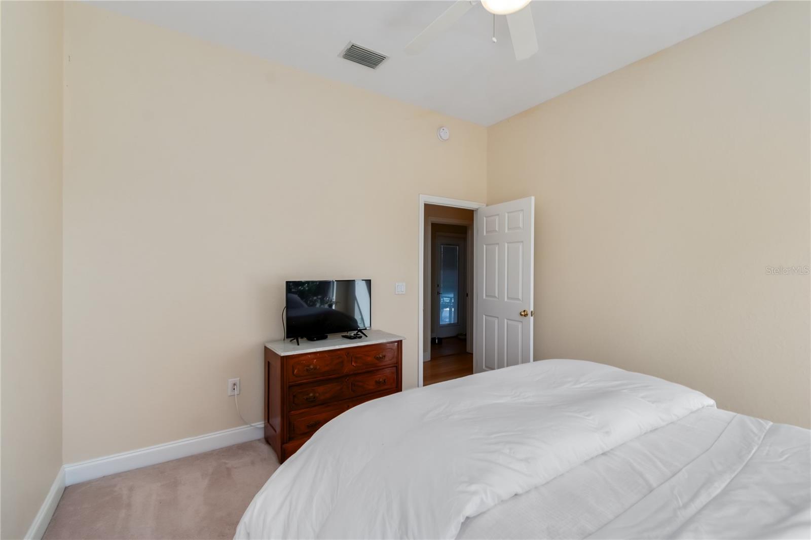 GOLDEN FARMS - Residential