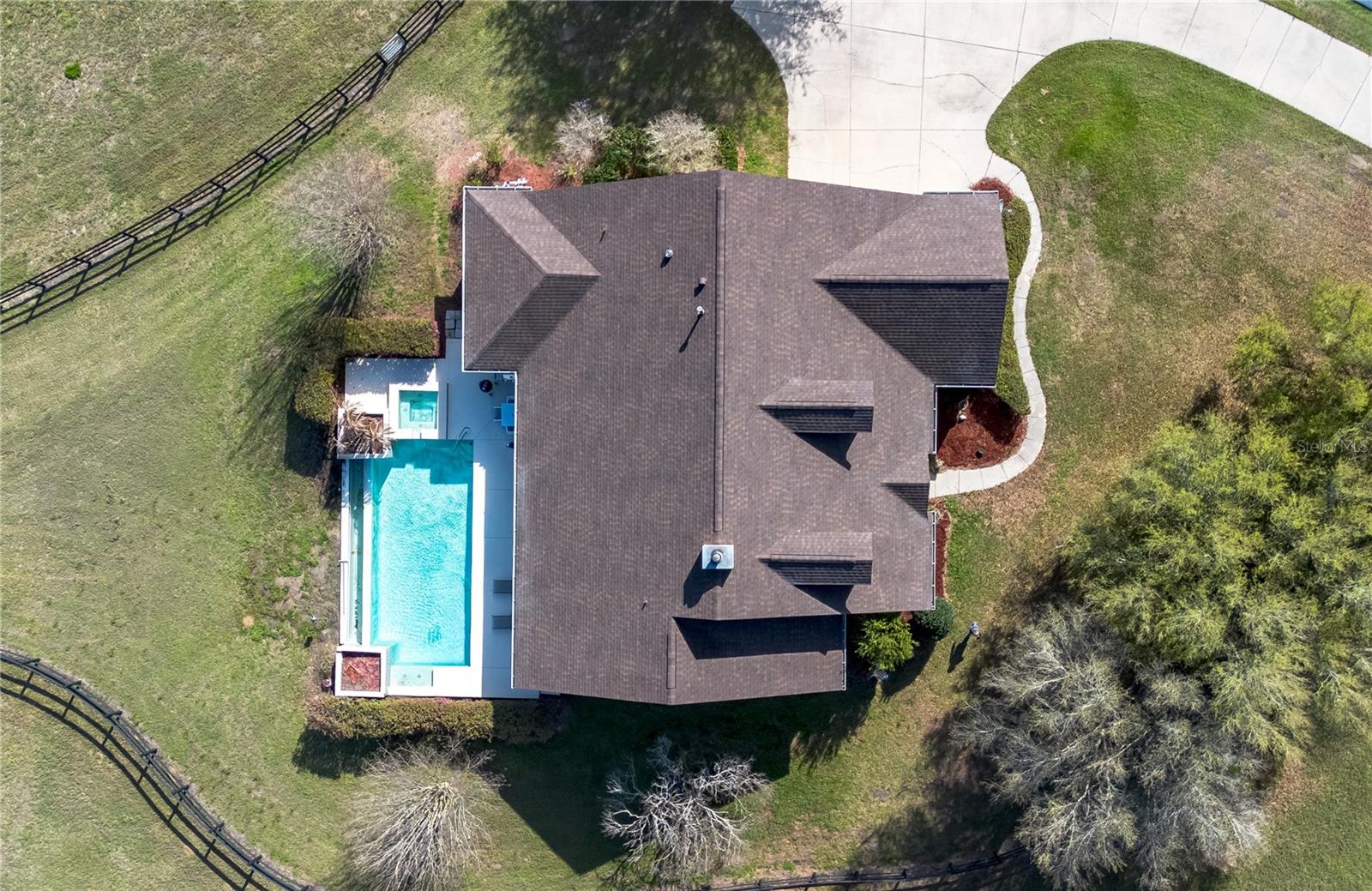 GOLDEN FARMS - Residential