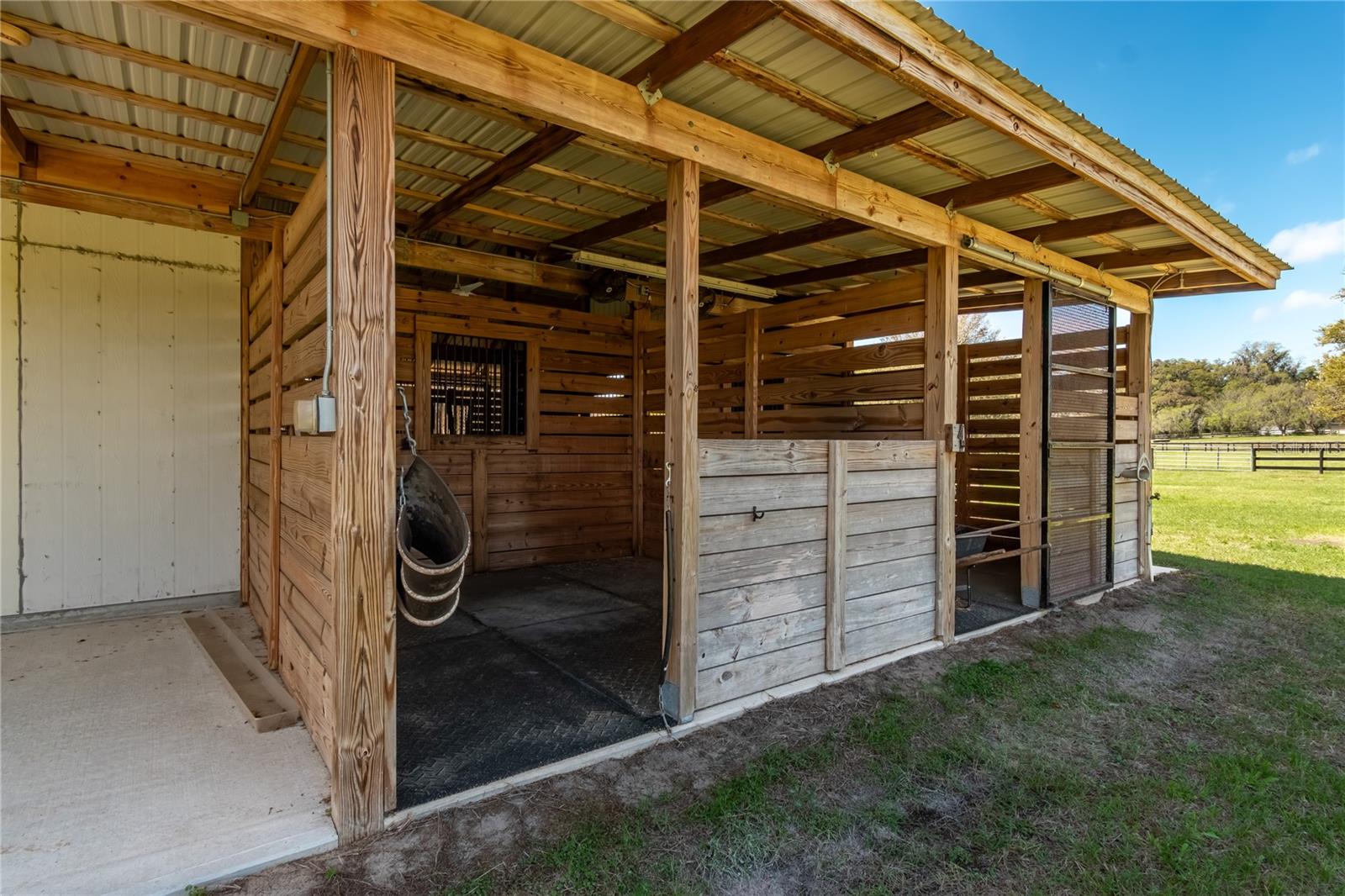 GOLDEN FARMS - Residential