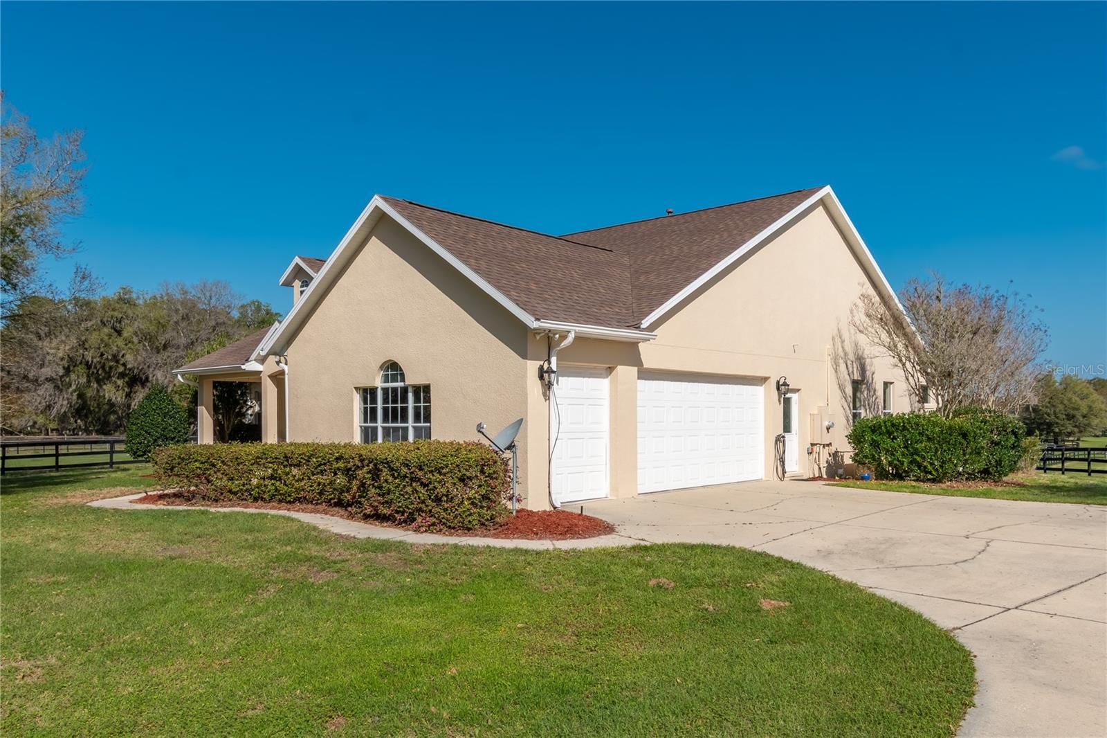 GOLDEN FARMS - Residential