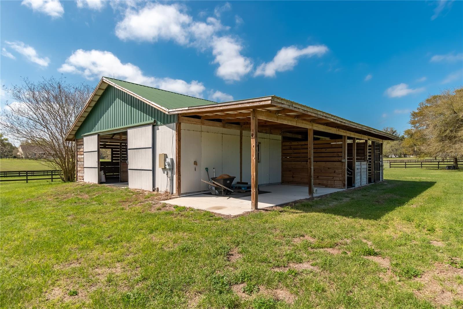 GOLDEN FARMS - Residential