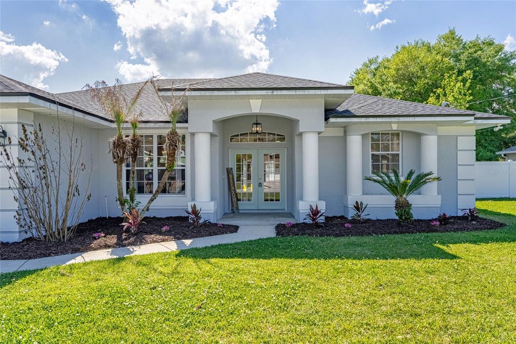 Photo of 31 E Diamond Drive, Palm Coast, FL 32164 (MLS # O6394491)