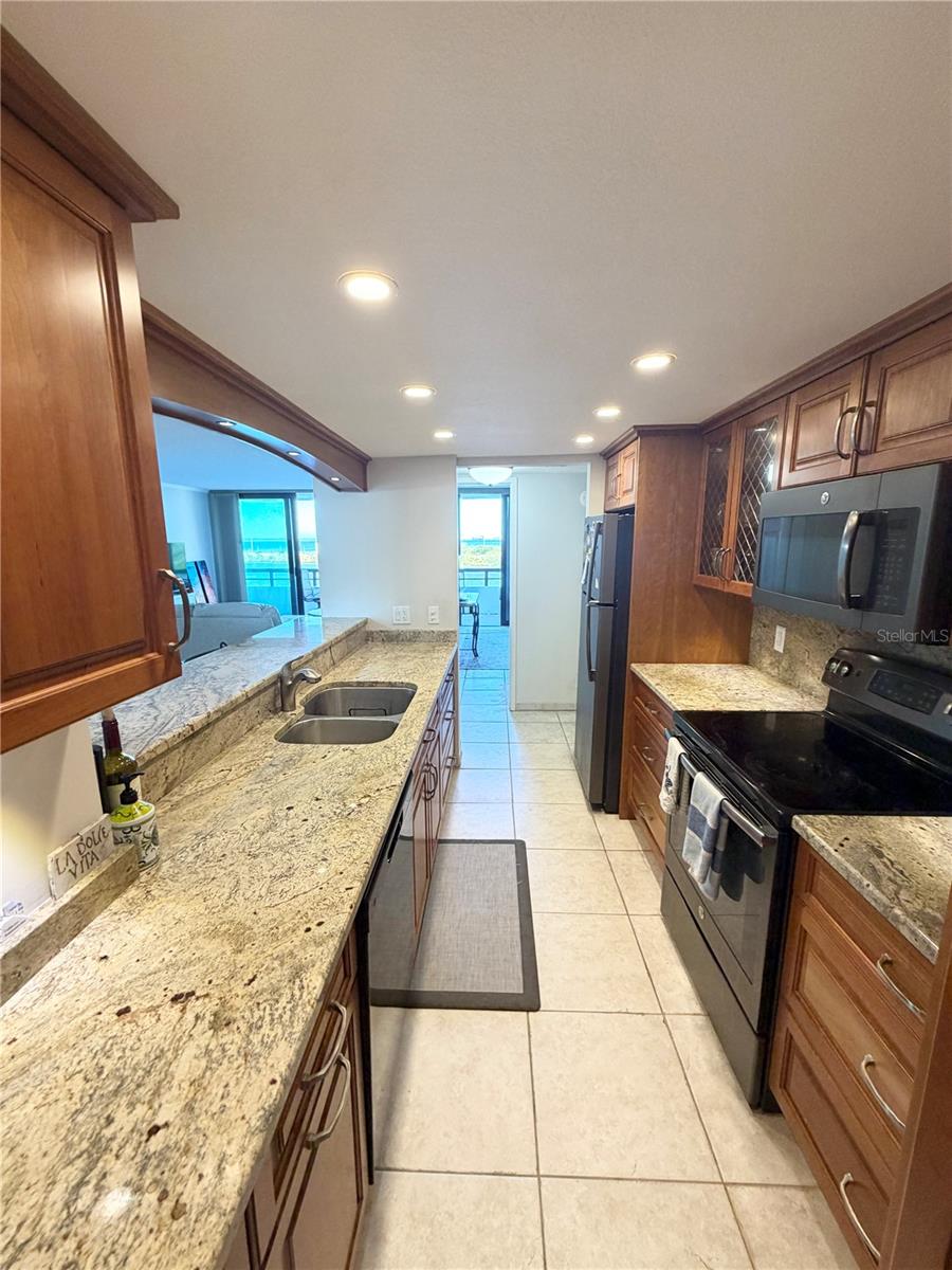 MARINER CONDO APTS - Residential