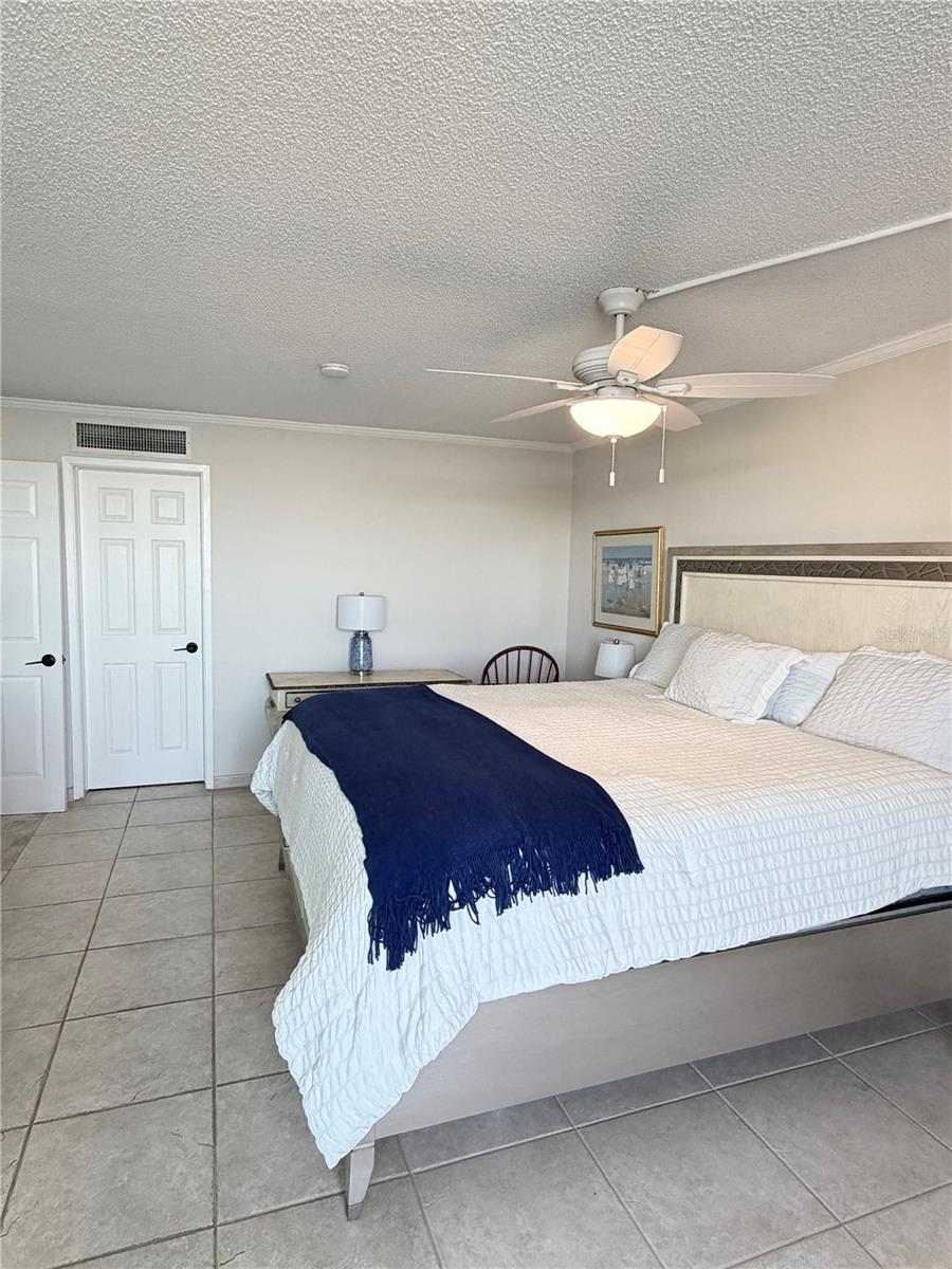 MARINER CONDO APTS - Residential