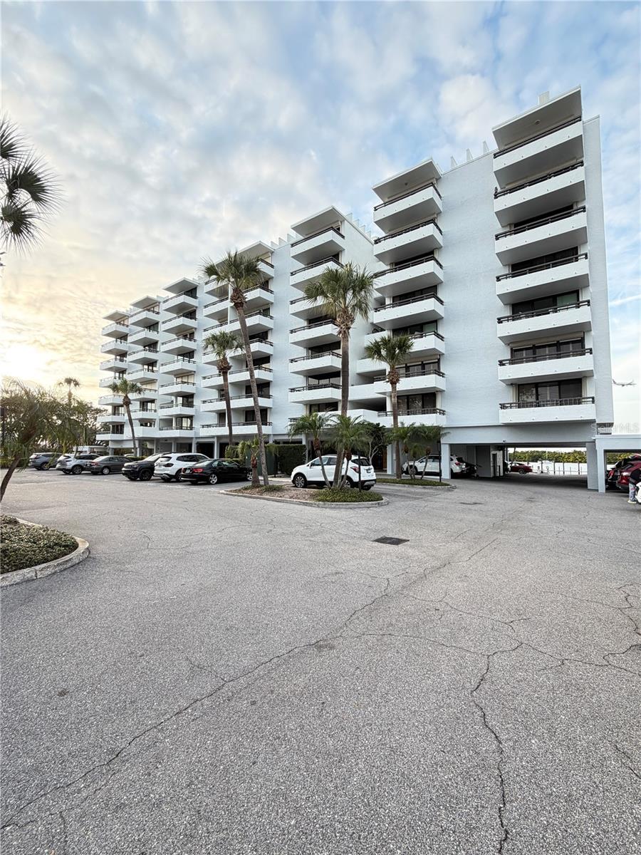 MARINER CONDO APTS - Residential